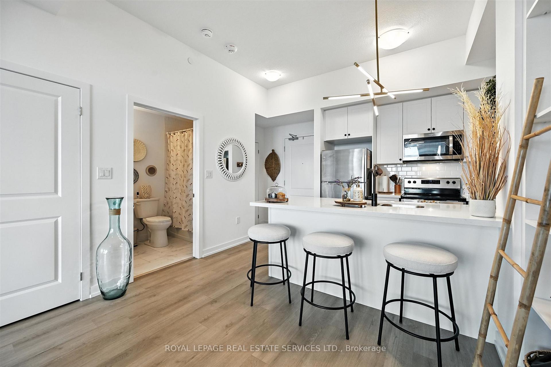 Photo 10 of Unit 1204, 460 Dundas Street E, Hamilton, Waterdown — HOMEH