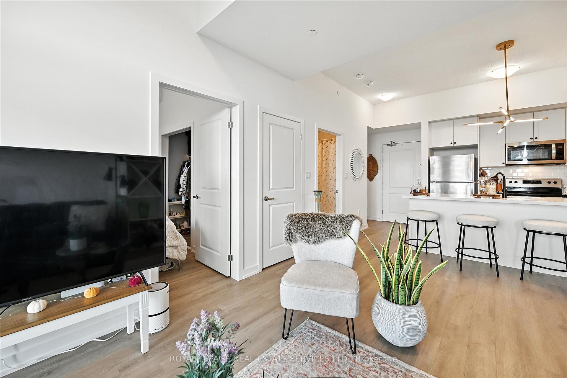 Photo 17 of Unit 1204, 460 Dundas Street E, Hamilton, Waterdown — HOMEH