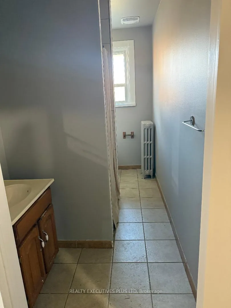 Photo 9 of 8948 Heritage Road, Brampton, Bram West — HOMEH