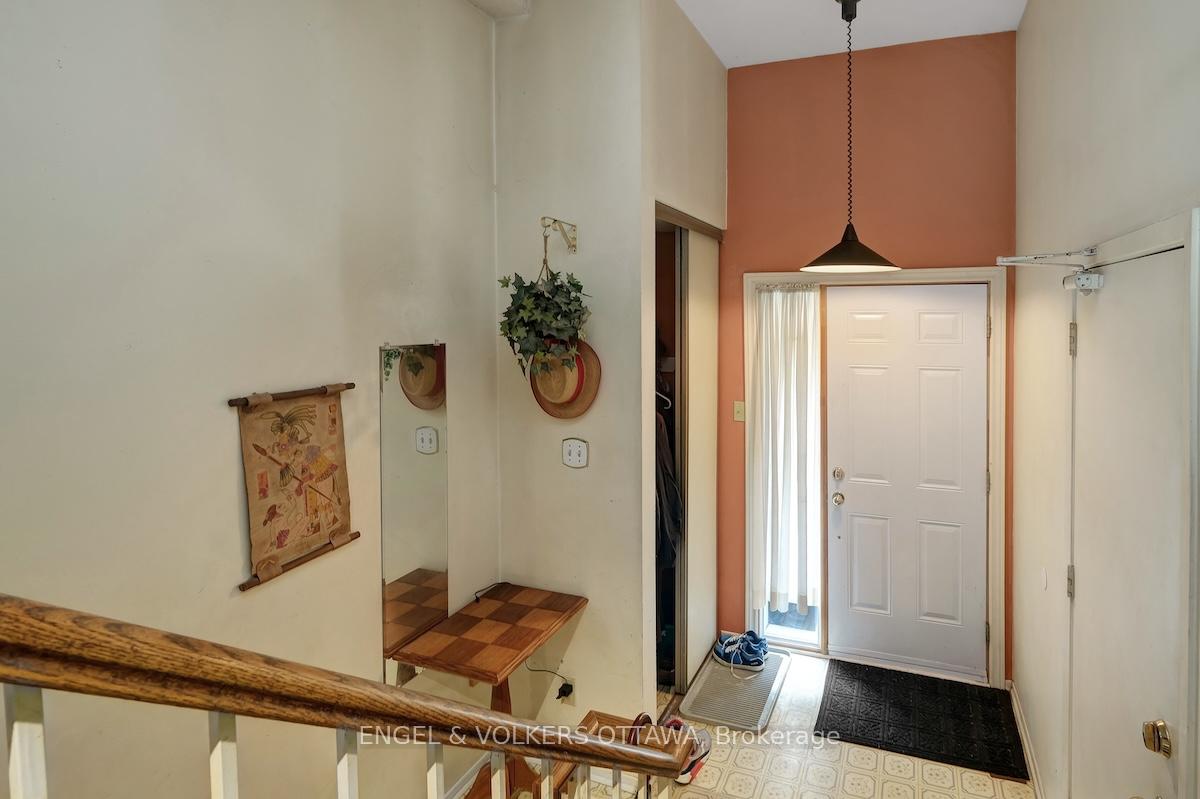 Photo 4 of 322 Verdon Private, Ottawa, Hunt Club Park/Greenboro — HOMEH