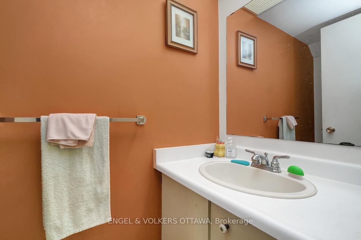 Photo 6 of 322 Verdon Private, Ottawa, Hunt Club Park/Greenboro — HOMEH