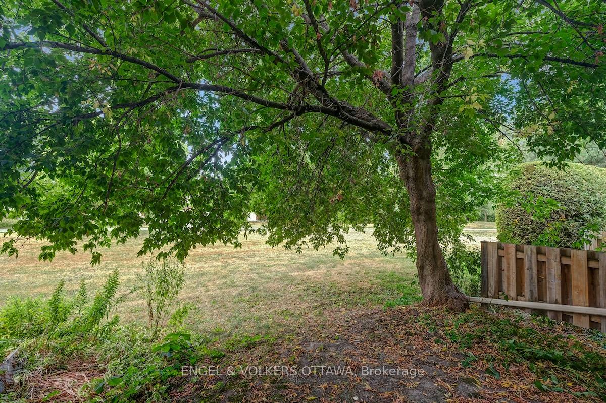 Photo 30 of 322 Verdon Private, Ottawa, Hunt Club Park/Greenboro — HOMEH