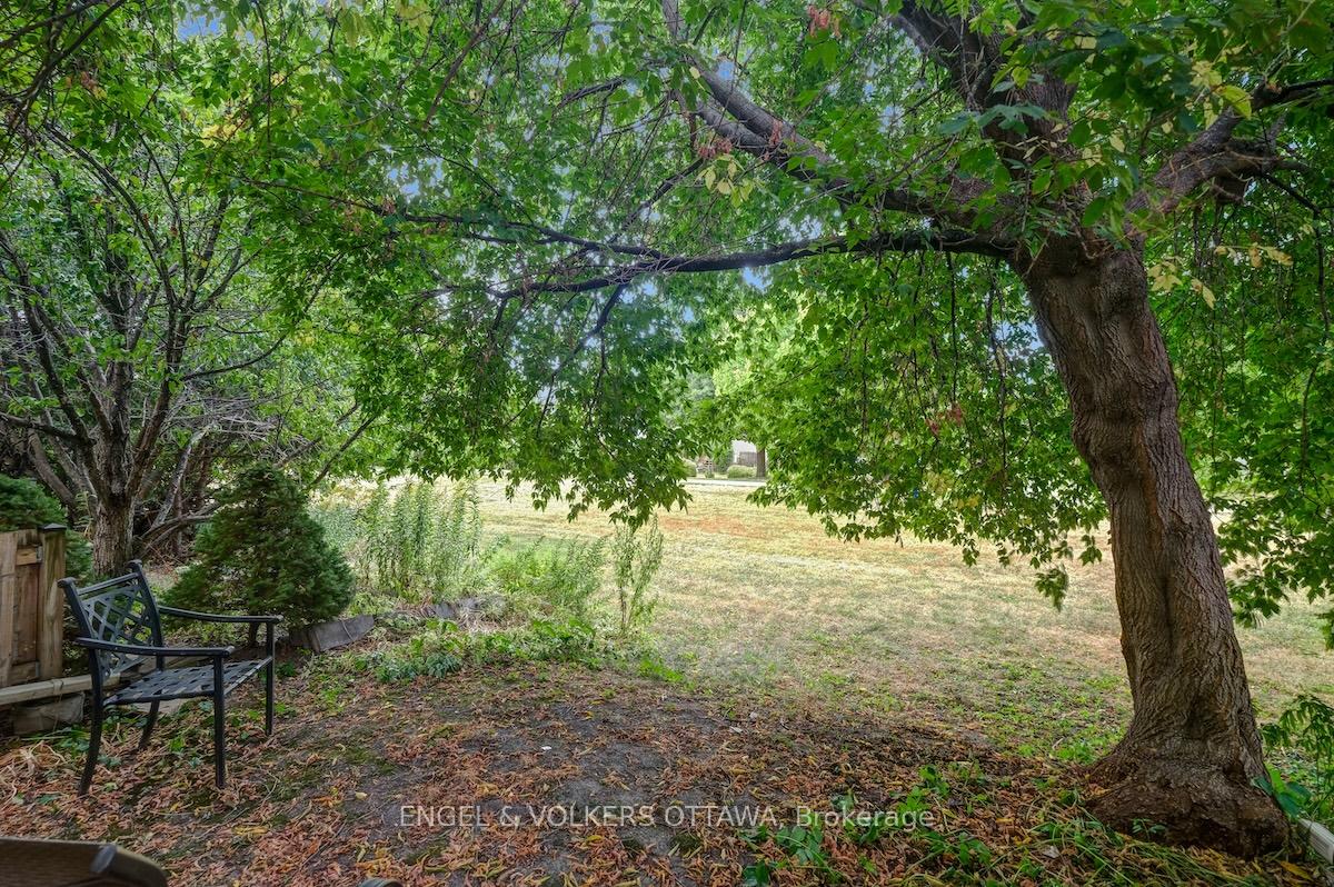 Photo 31 of 322 Verdon Private, Ottawa, Hunt Club Park/Greenboro — HOMEH