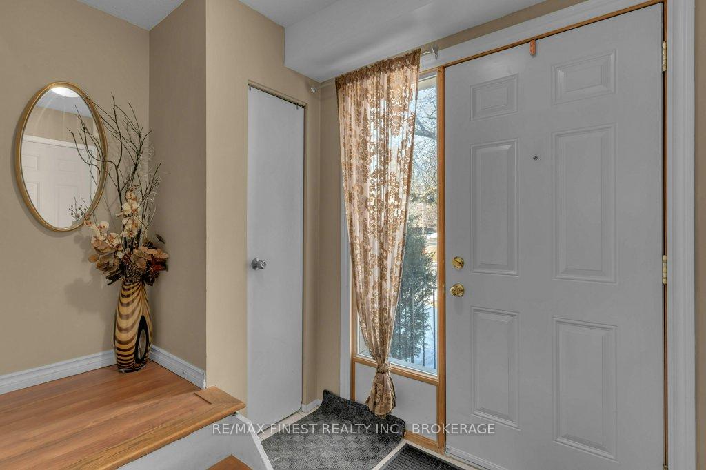 Photo 3 of Unit 2, 19 Macpherson Avenue, Kingston, Central City West — HOMEH