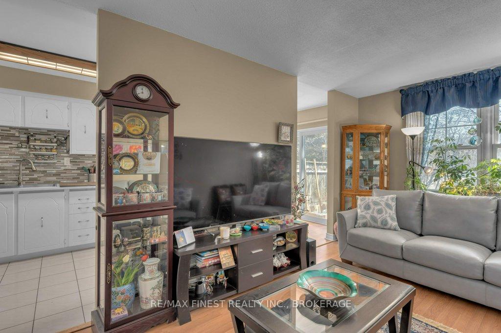 Photo 7 of Unit 2, 19 Macpherson Avenue, Kingston, Central City West — HOMEH