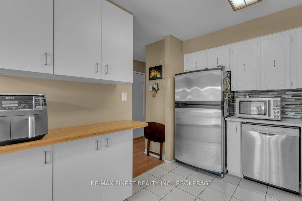 Photo 11 of Unit 2, 19 Macpherson Avenue, Kingston, Central City West — HOMEH
