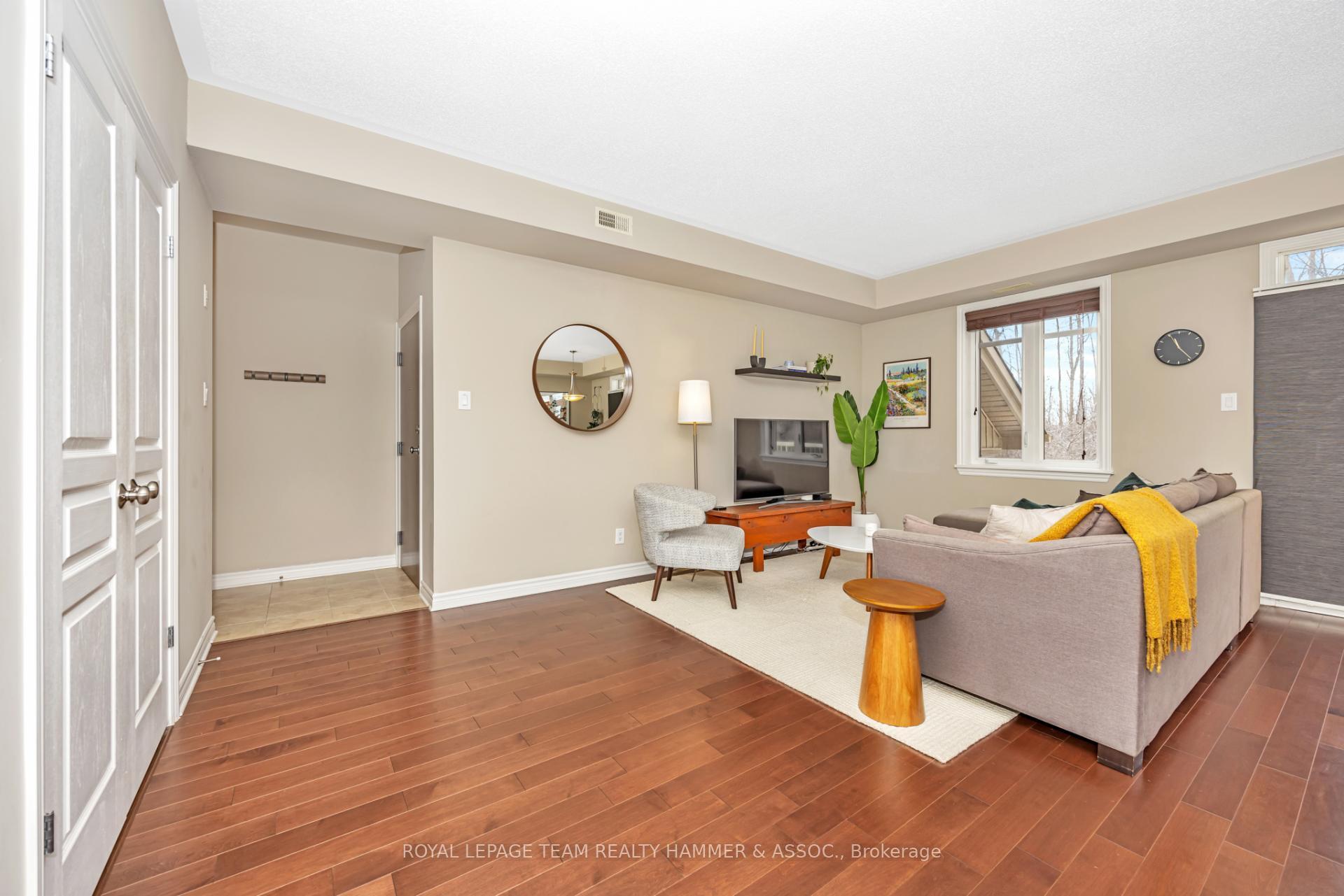Photo 5 of Unit D, 1042 Beryl, Ottawa, Riverside South/Gloucester Glen — HOMEH