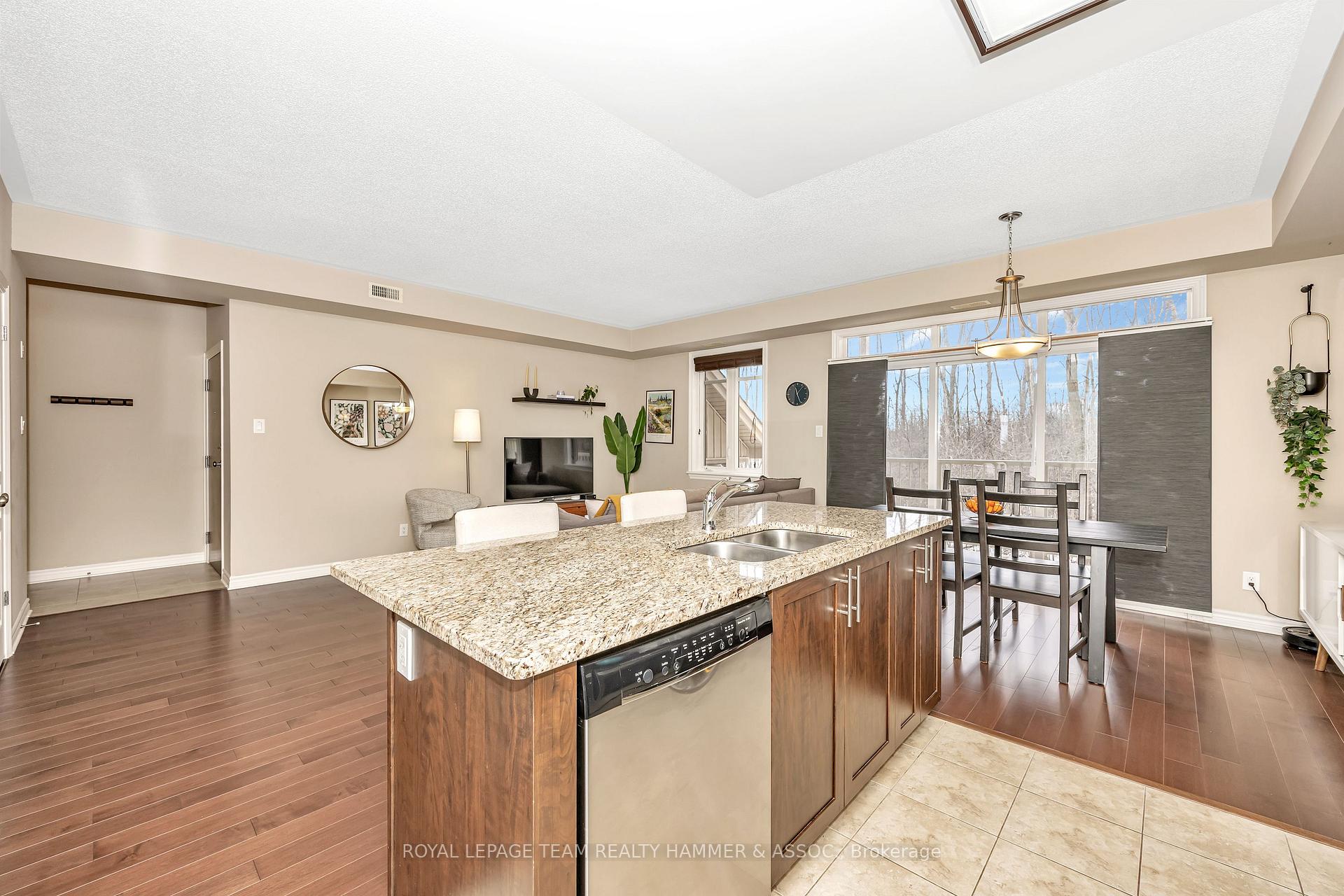 Photo 8 of Unit D, 1042 Beryl, Ottawa, Riverside South/Gloucester Glen — HOMEH