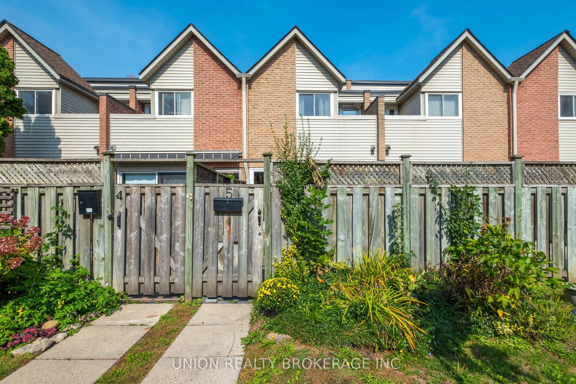 Photo 4 of Unit 5, 50 Battenberg Avenue, Toronto, Woodbine Corridor — HOMEH