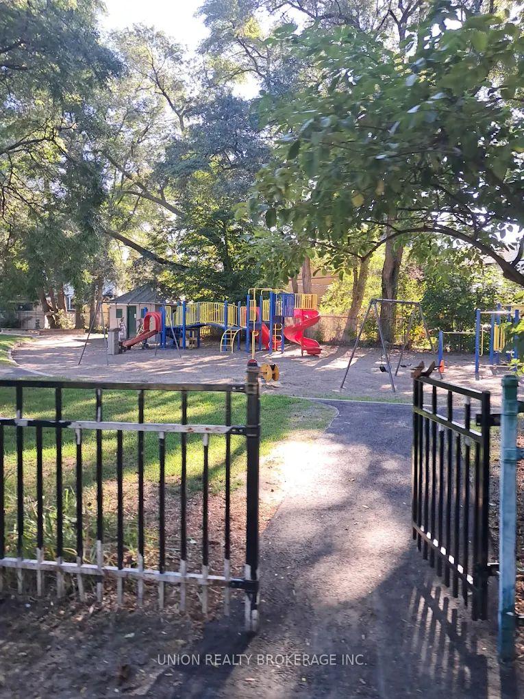 Photo 12 of Unit 5, 50 Battenberg Avenue, Toronto, Woodbine Corridor — HOMEH