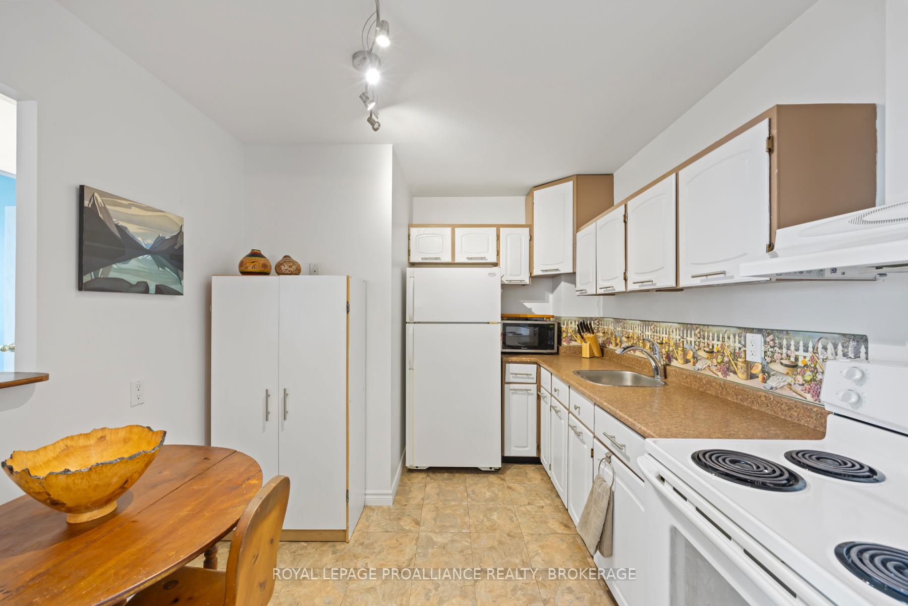 Photo 15 of Unit 1006, 66 Greenview Drive, Kingston, Central City West — HOMEH