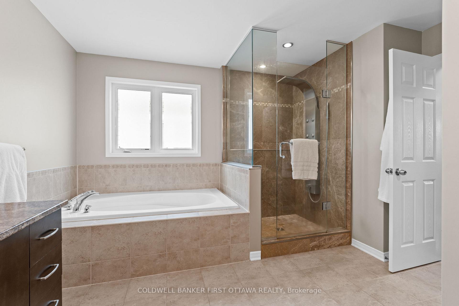 Photo 21 of 578 Anjana Circle, Ottawa, Barrhaven - Cedargrove/Fraserdale — HOMEH