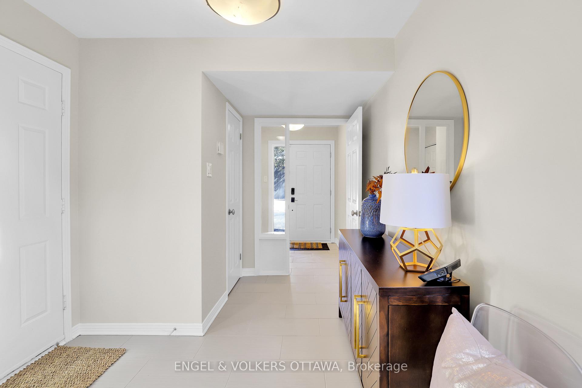 Photo 5 of Unit 2, 625 Richmond Road, Ottawa, Woodroffe — HOMEH