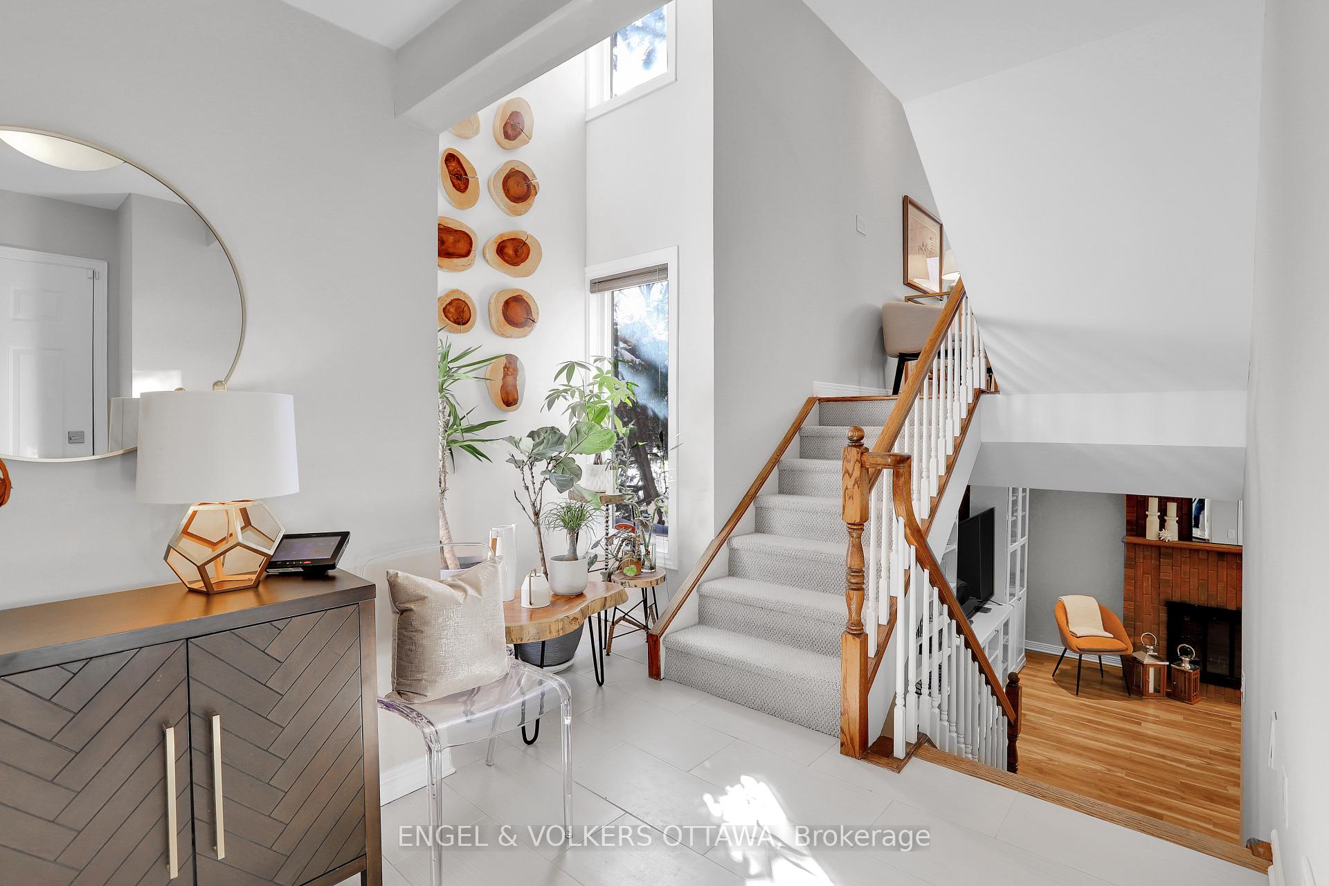 Photo 6 of Unit 2, 625 Richmond Road, Ottawa, Woodroffe — HOMEH