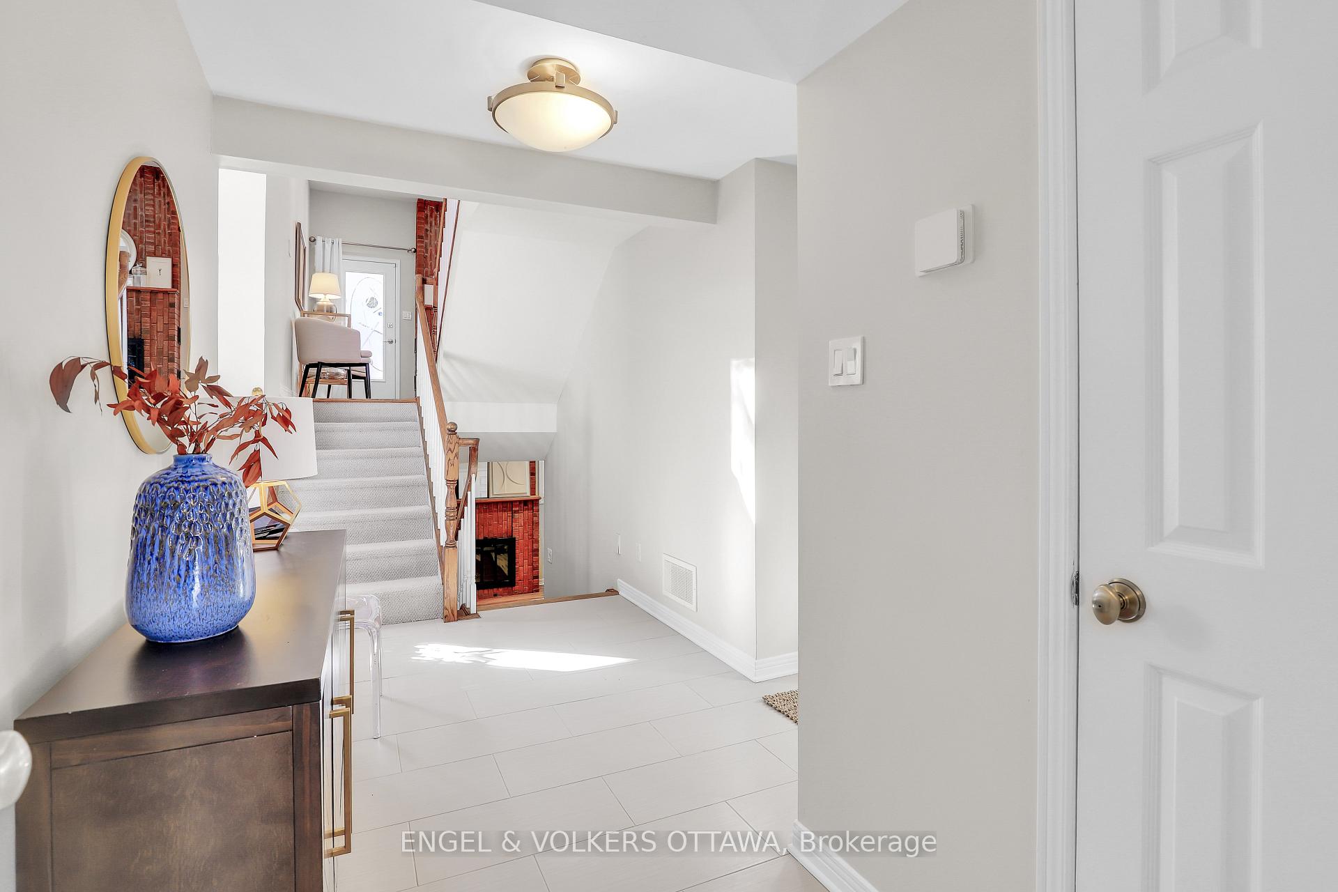 Photo 7 of Unit 2, 625 Richmond Road, Ottawa, Woodroffe — HOMEH