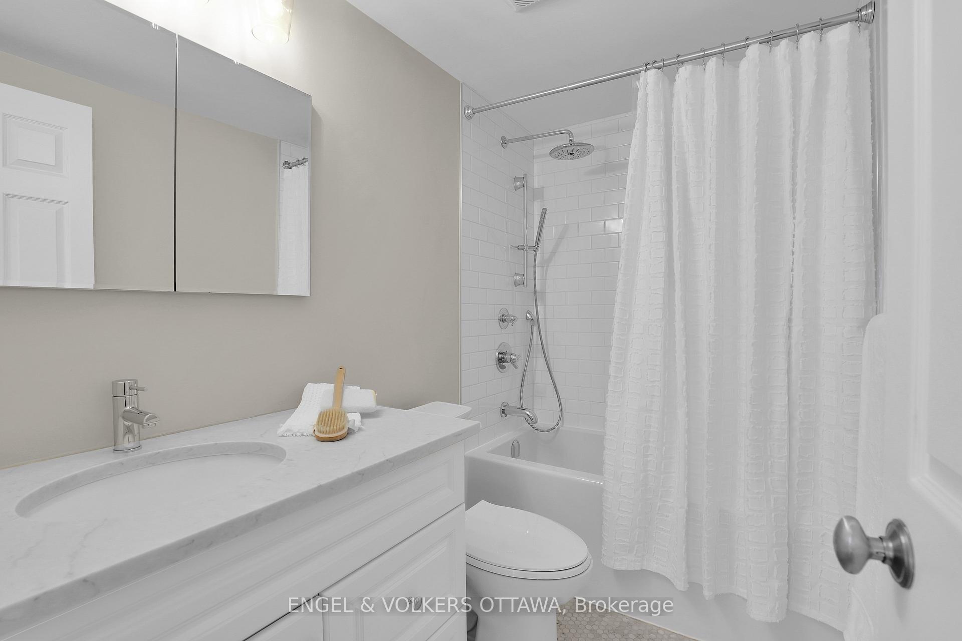 Photo 30 of Unit 2, 625 Richmond Road, Ottawa, Woodroffe — HOMEH