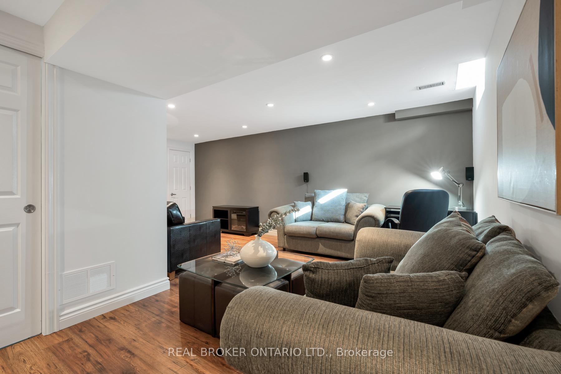 Photo 63 of 17 Knightsbridge Way, Markham, Markham Village — HOMEH