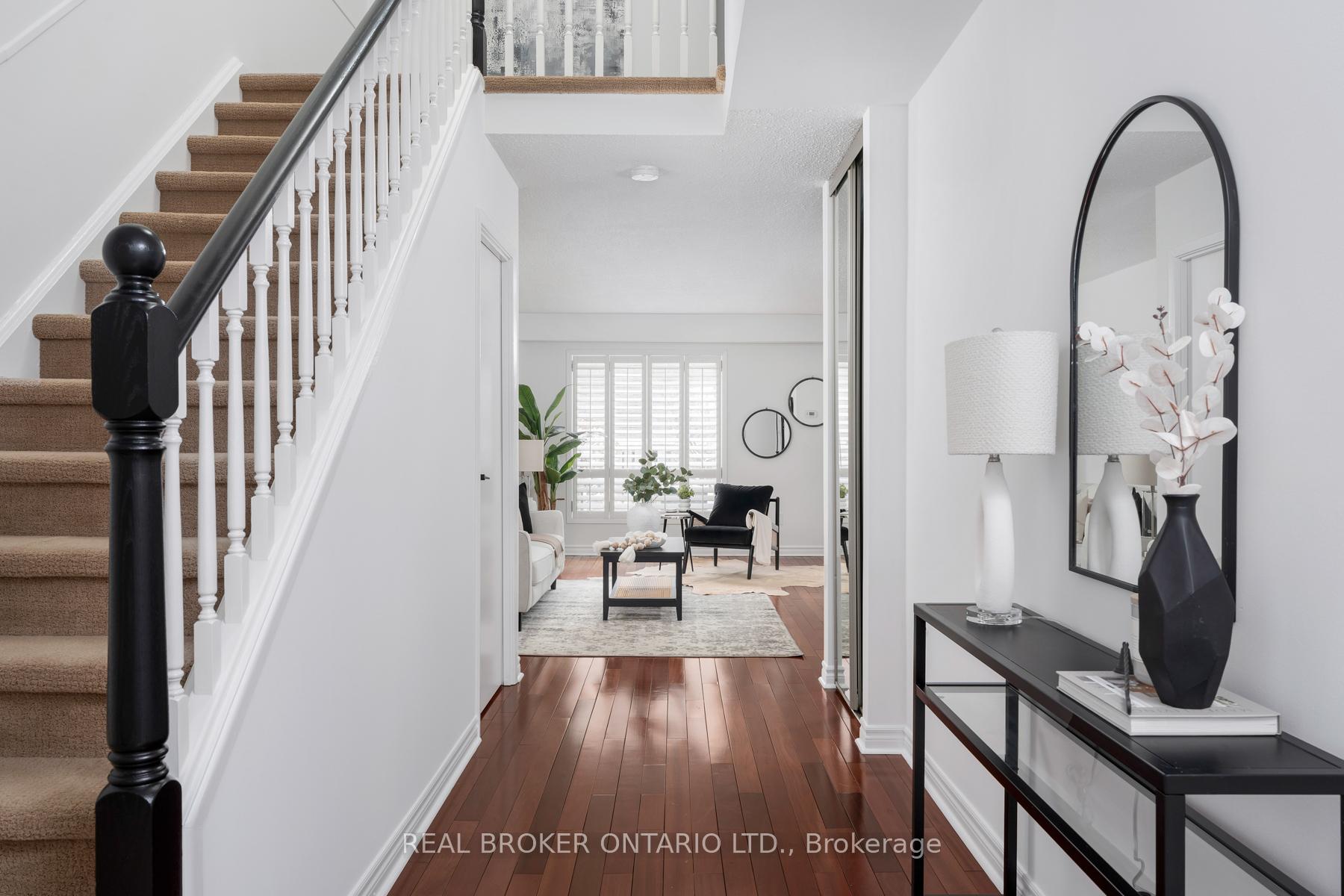 Photo 4 of 17 Knightsbridge Way, Markham, Markham Village — HOMEH