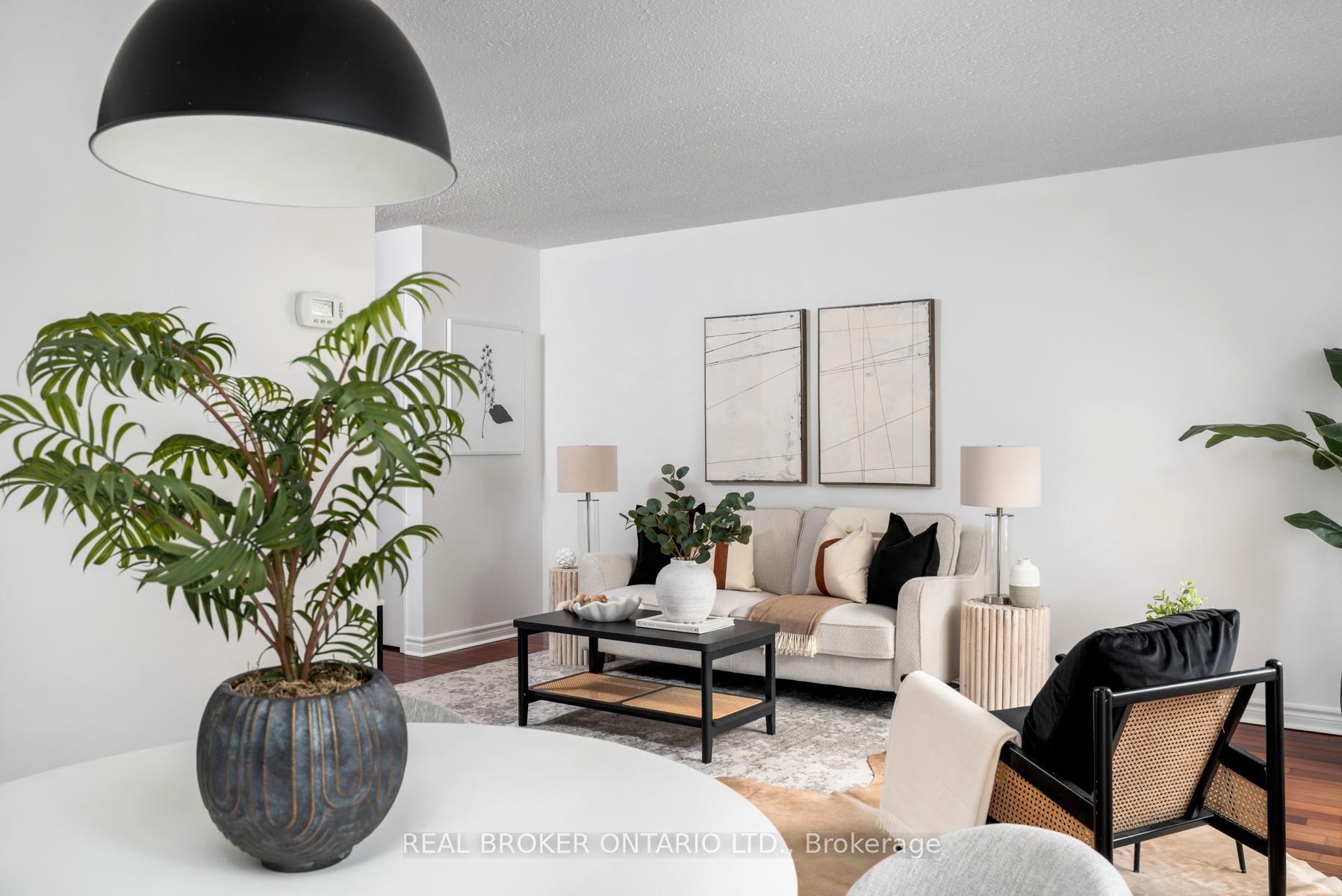 Photo 15 of 17 Knightsbridge Way, Markham, Markham Village — HOMEH