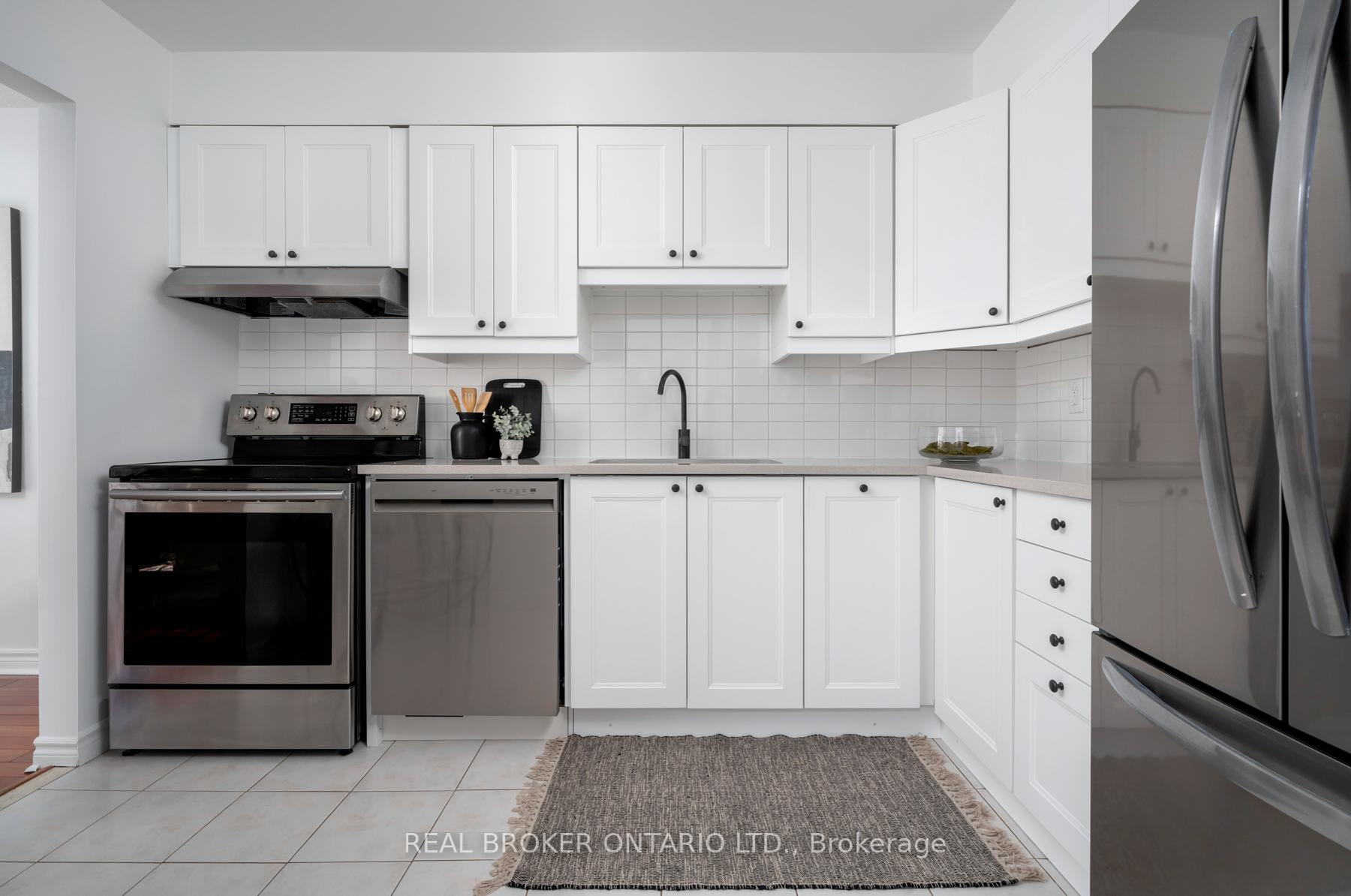 Photo 20 of 17 Knightsbridge Way, Markham, Markham Village — HOMEH