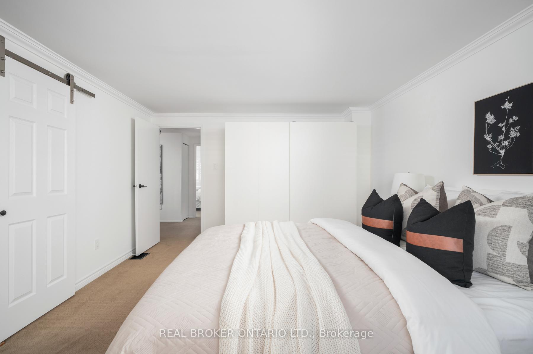 Photo 24 of 17 Knightsbridge Way, Markham, Markham Village — HOMEH