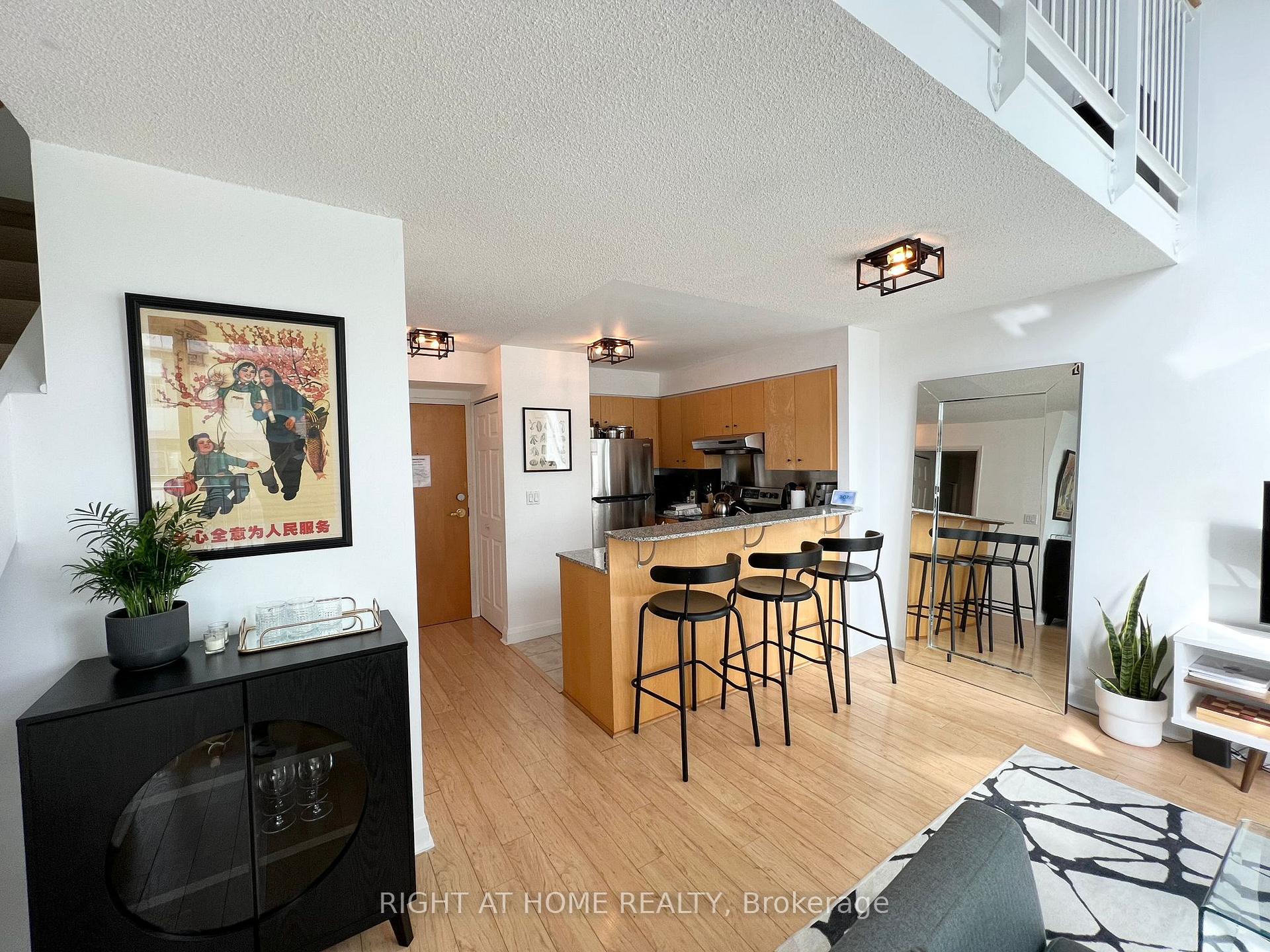 Photo 2 of Unit 507, 18 Merton Street, Toronto, Mount Pleasant West — HOMEH
