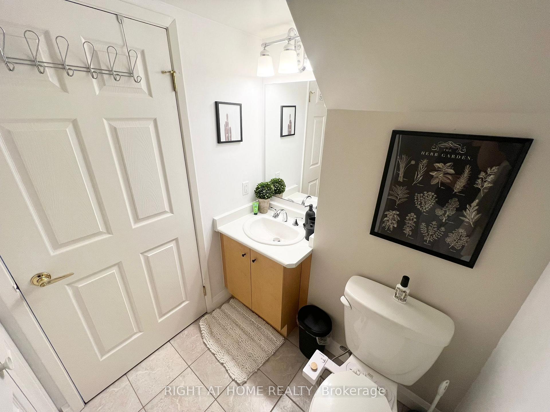 Photo 4 of Unit 507, 18 Merton Street, Toronto, Mount Pleasant West — HOMEH