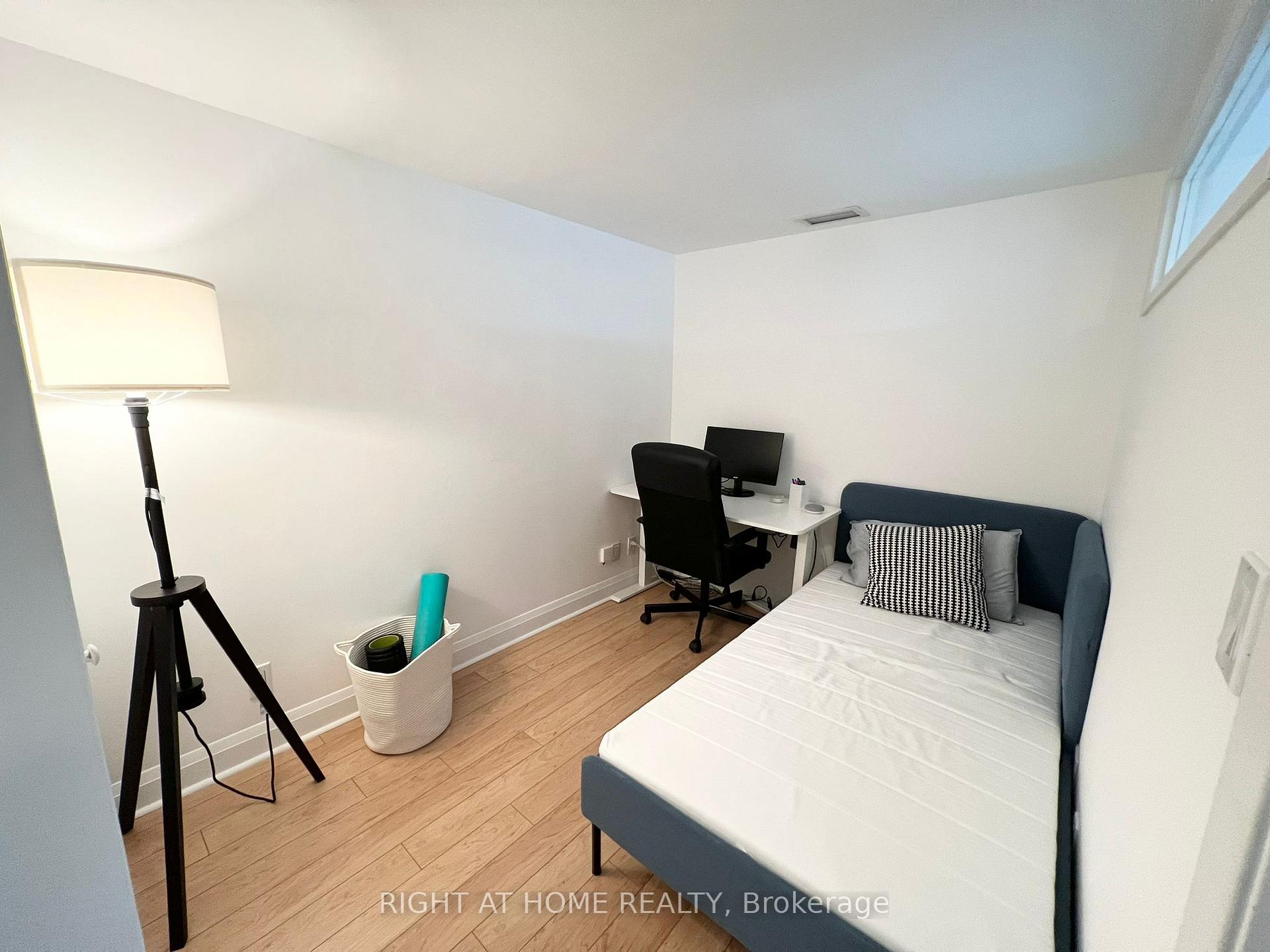 Photo 8 of Unit 507, 18 Merton Street, Toronto, Mount Pleasant West — HOMEH