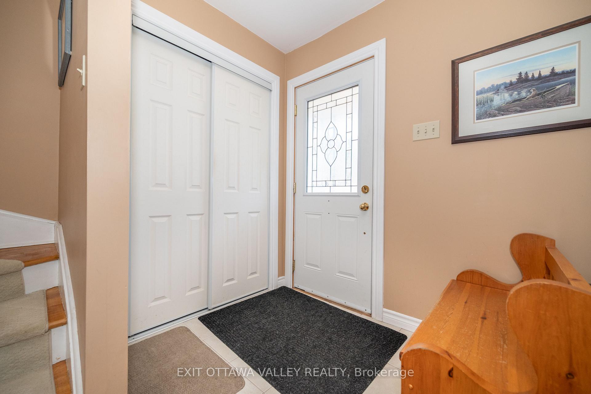 Photo 5 of 11 Faraday Crescent, Deep River — HOMEH