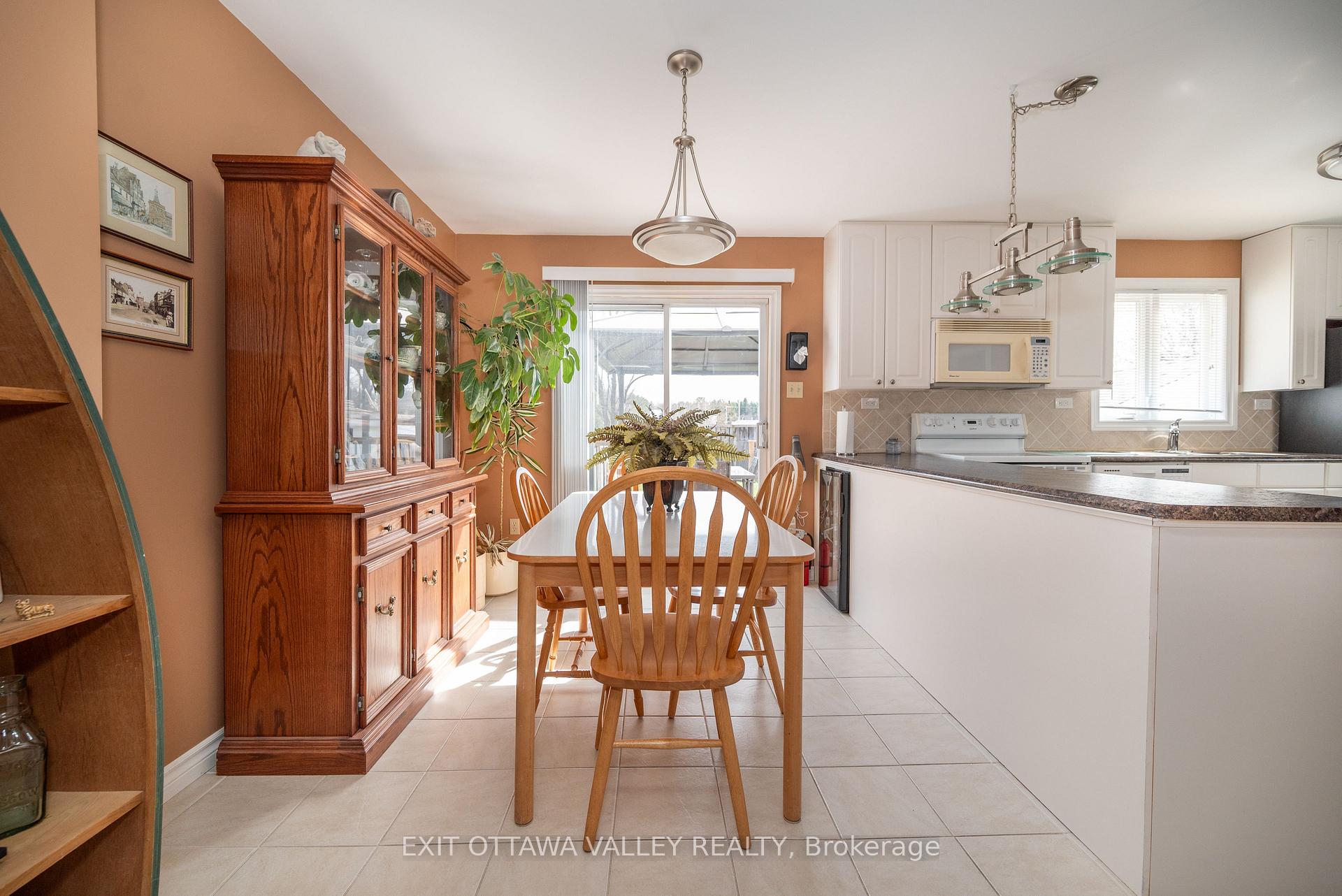 Photo 10 of 11 Faraday Crescent, Deep River — HOMEH