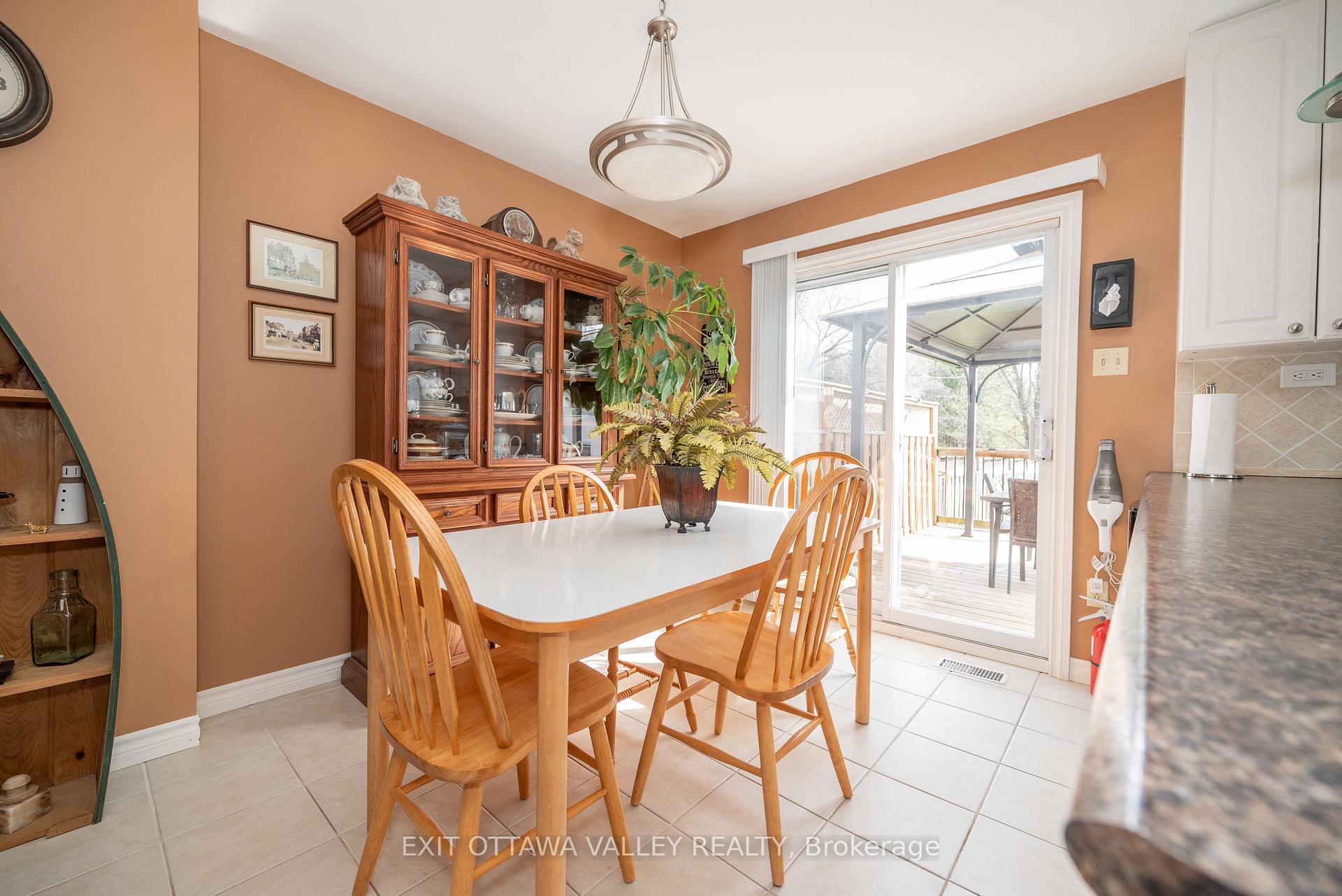 Photo 11 of 11 Faraday Crescent, Deep River — HOMEH
