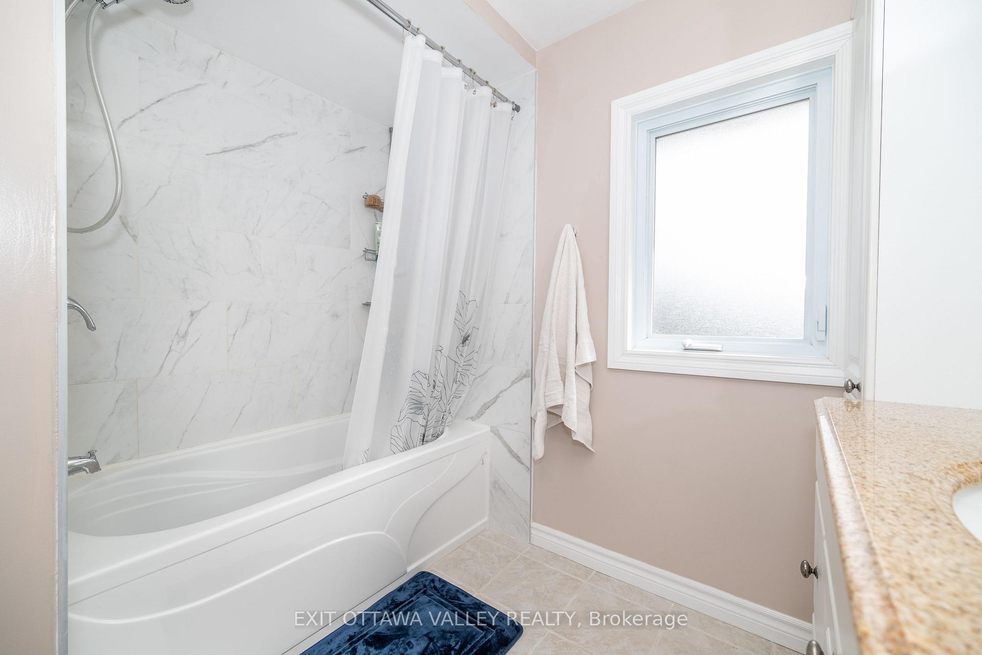 Photo 20 of 11 Faraday Crescent, Deep River — HOMEH