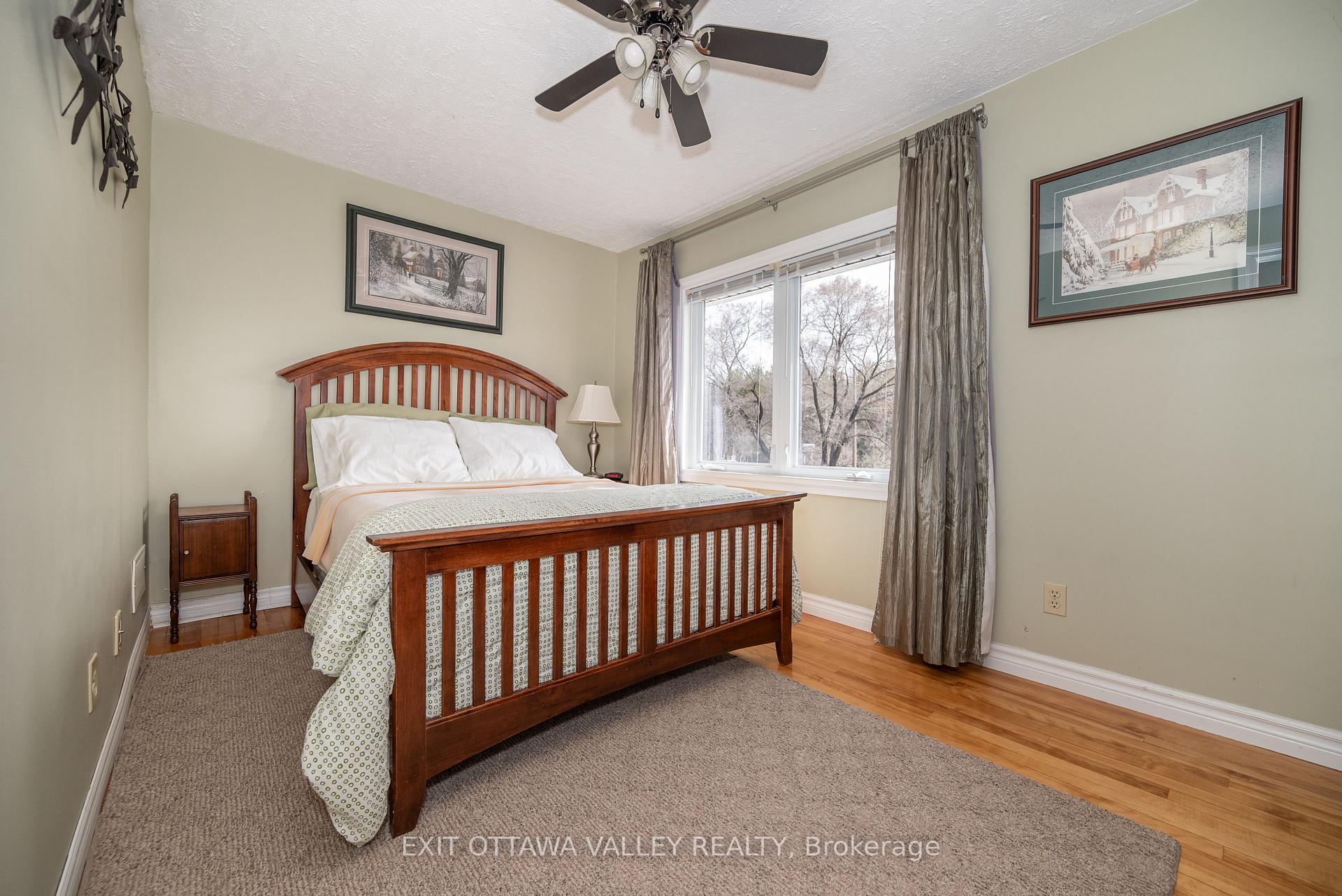 Photo 21 of 11 Faraday Crescent, Deep River — HOMEH