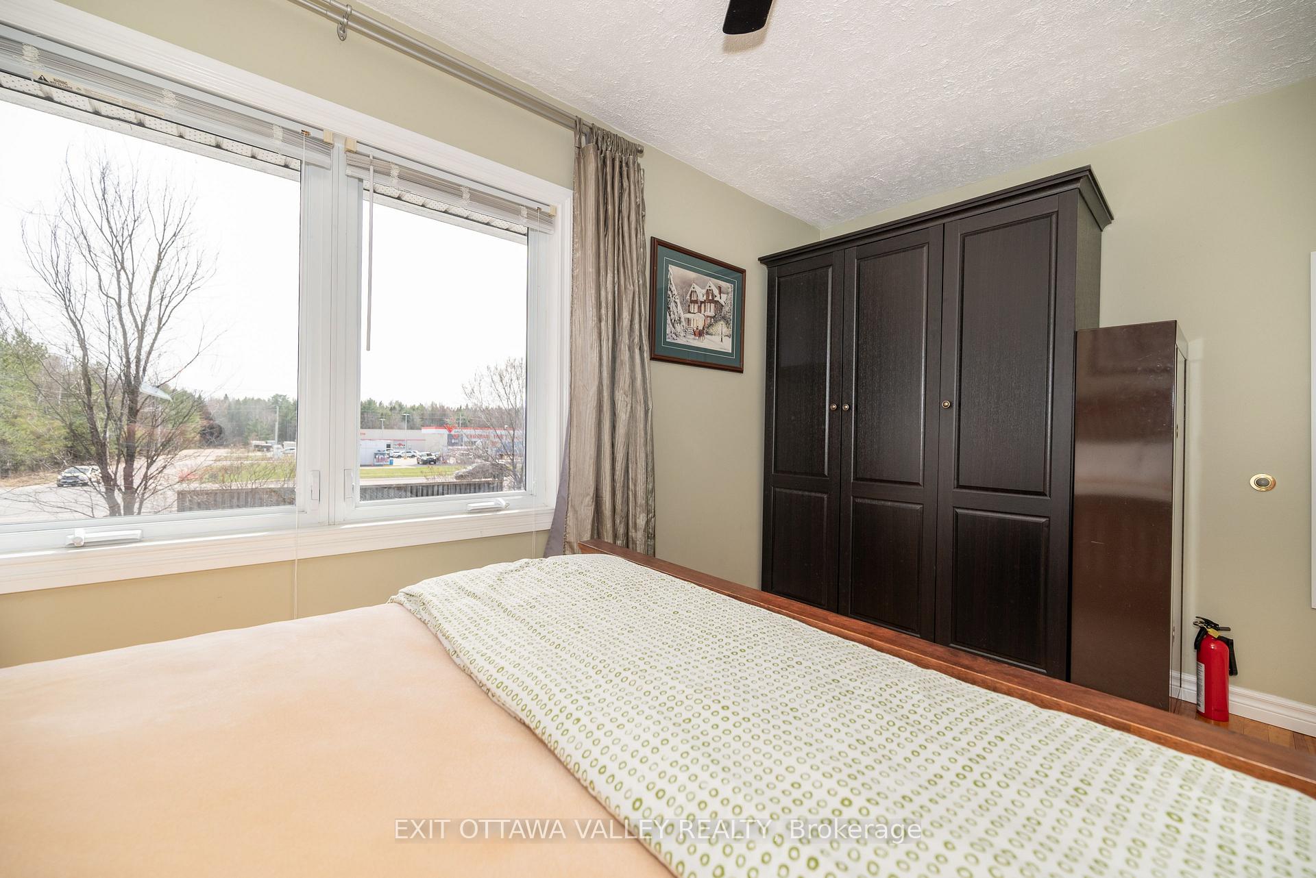 Photo 22 of 11 Faraday Crescent, Deep River — HOMEH