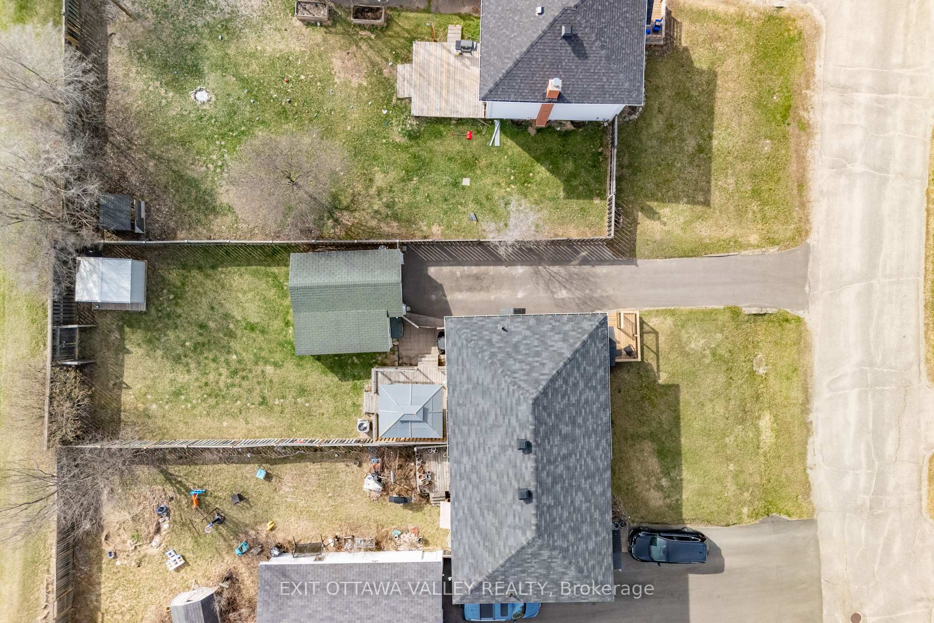 Photo 37 of 11 Faraday Crescent, Deep River — HOMEH