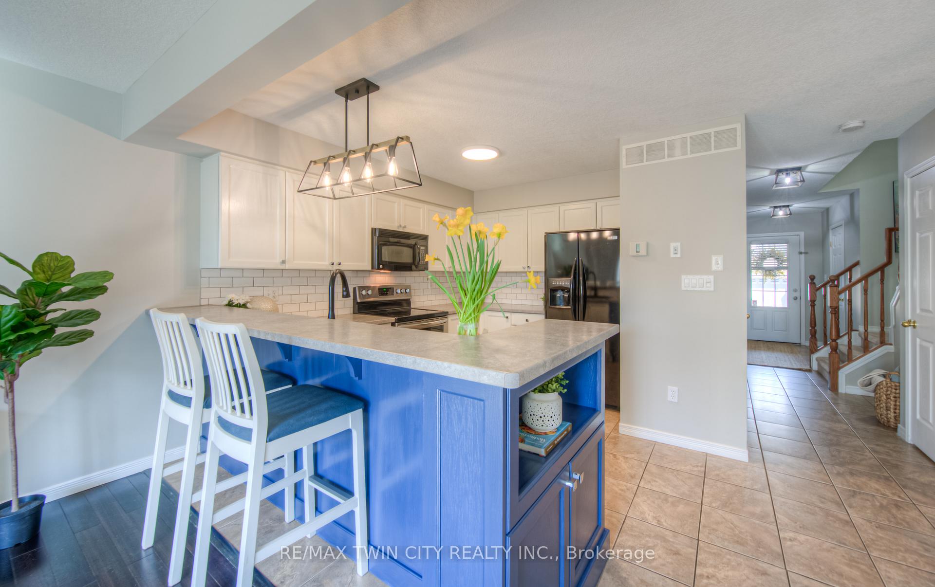 Photo 8 of Unit F24, 7 Upper Mercer Street, Kitchener — HOMEH