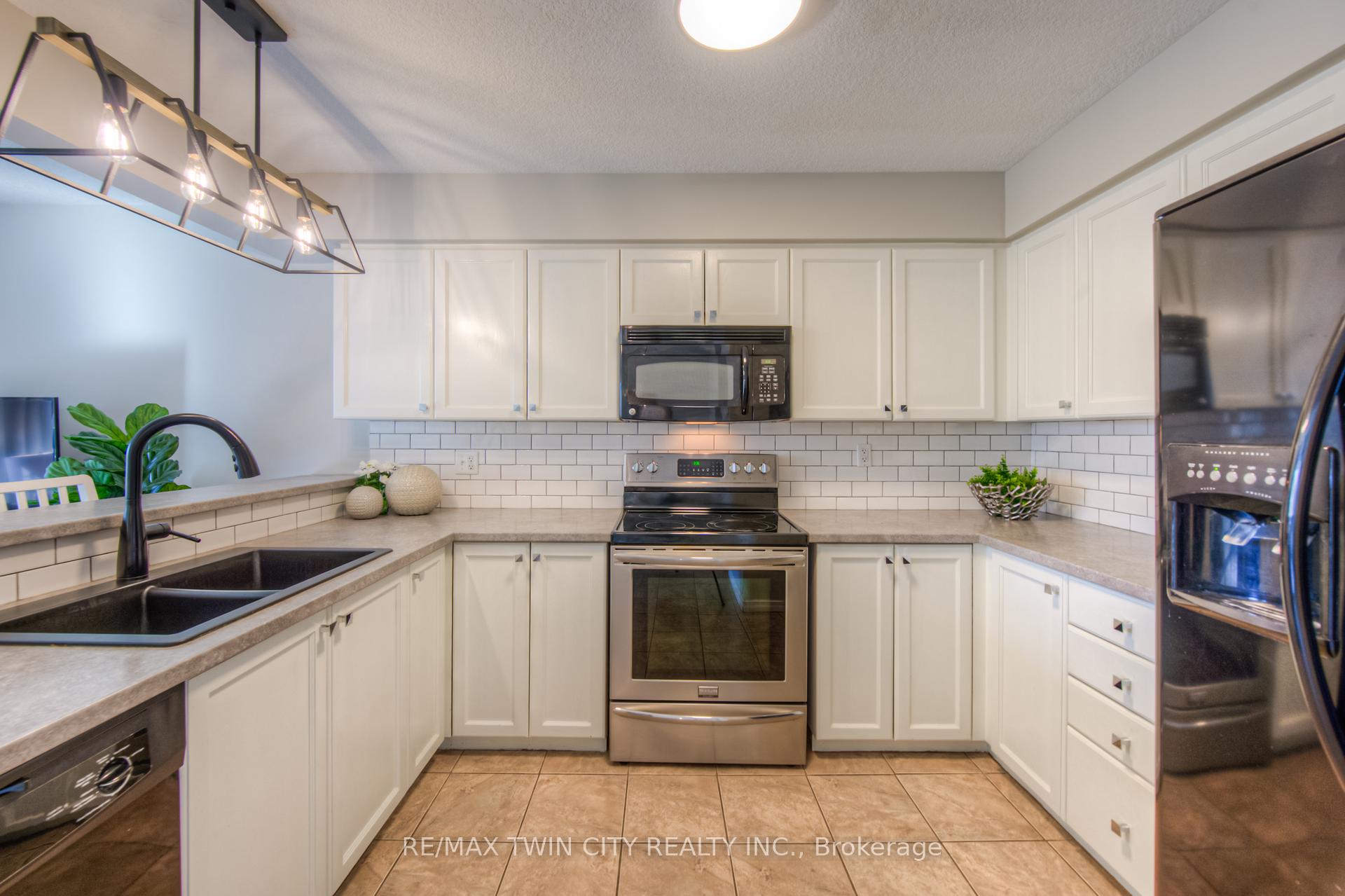 Photo 9 of Unit F24, 7 Upper Mercer Street, Kitchener — HOMEH