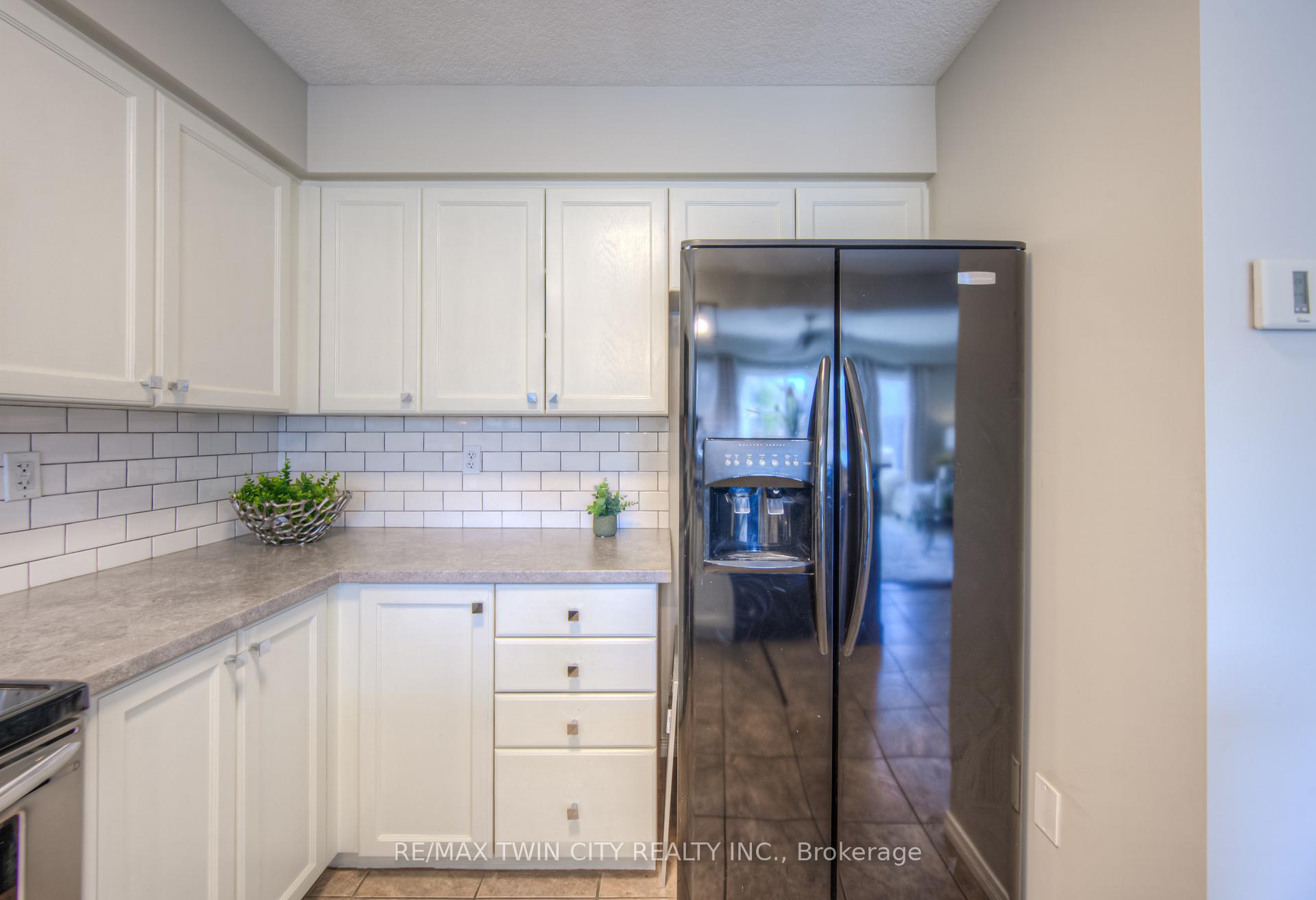Photo 11 of Unit F24, 7 Upper Mercer Street, Kitchener — HOMEH
