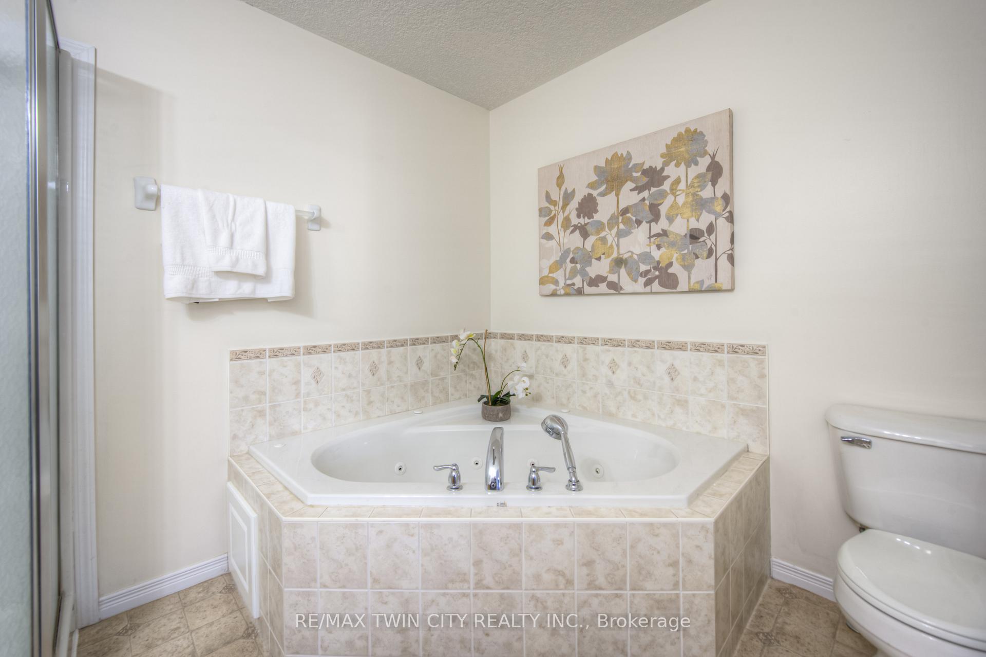 Photo 24 of Unit F24, 7 Upper Mercer Street, Kitchener — HOMEH