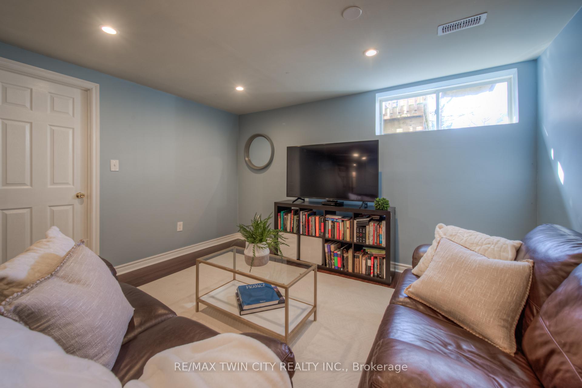 Photo 34 of Unit F24, 7 Upper Mercer Street, Kitchener — HOMEH