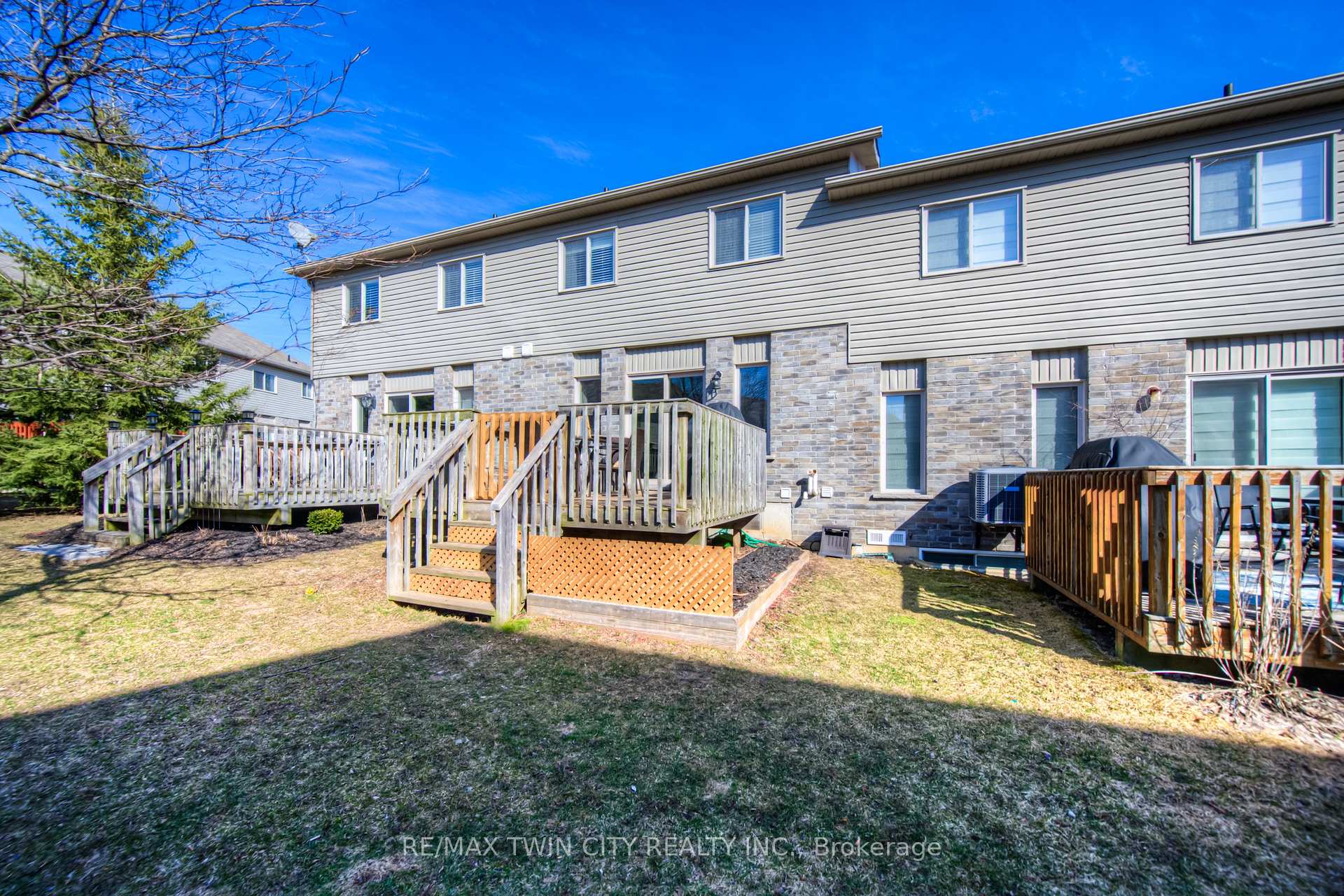 Photo 37 of Unit F24, 7 Upper Mercer Street, Kitchener — HOMEH