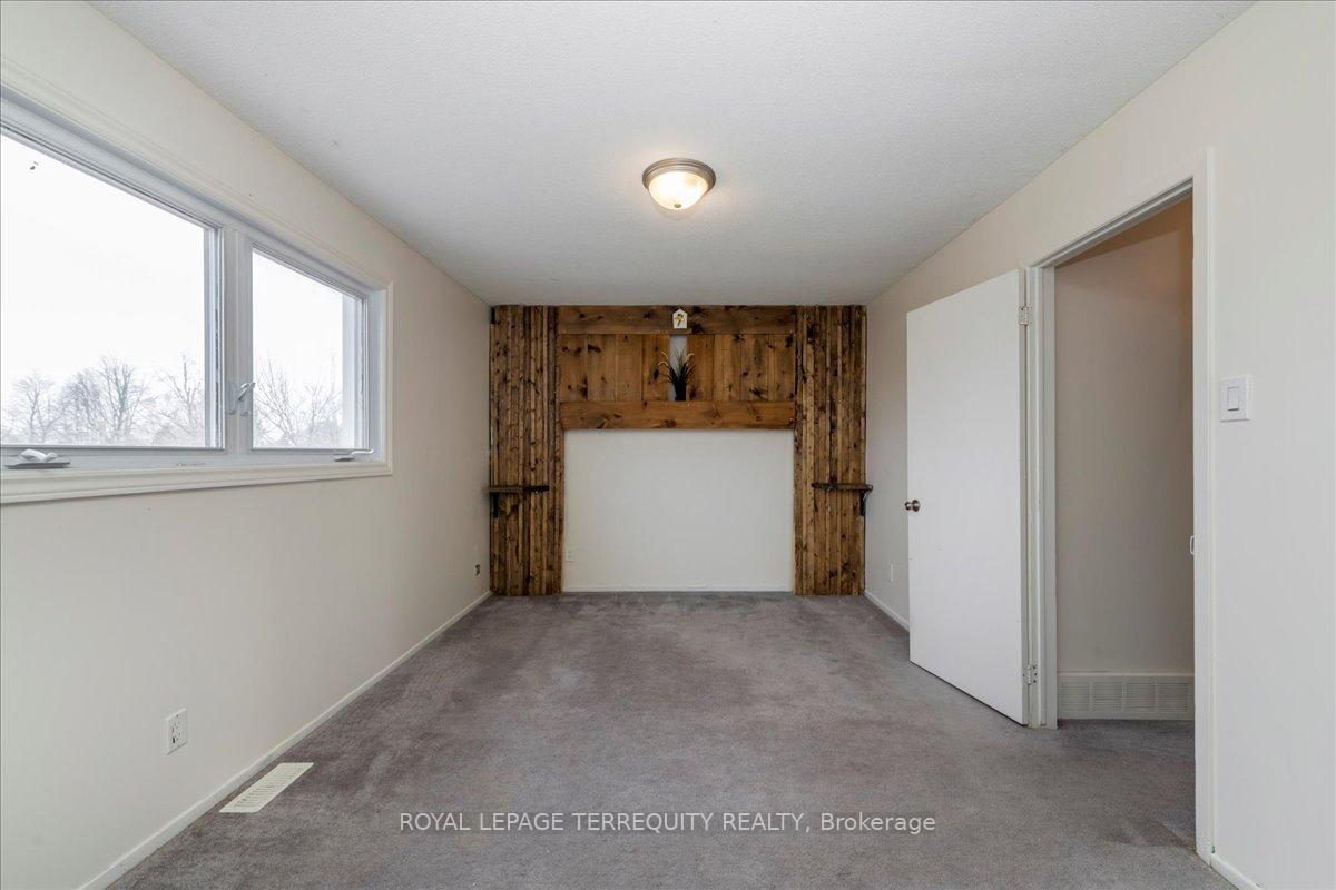 Photo 37 of 59 Sunridge Lane, Ottawa, Barrhaven - On the Green — HOMEH