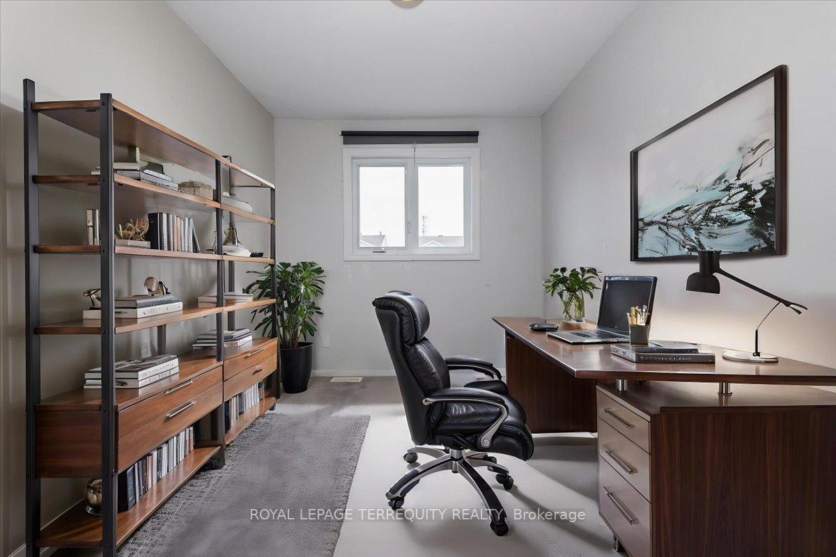 Photo 44 of 59 Sunridge Lane, Ottawa, Barrhaven - On the Green — HOMEH