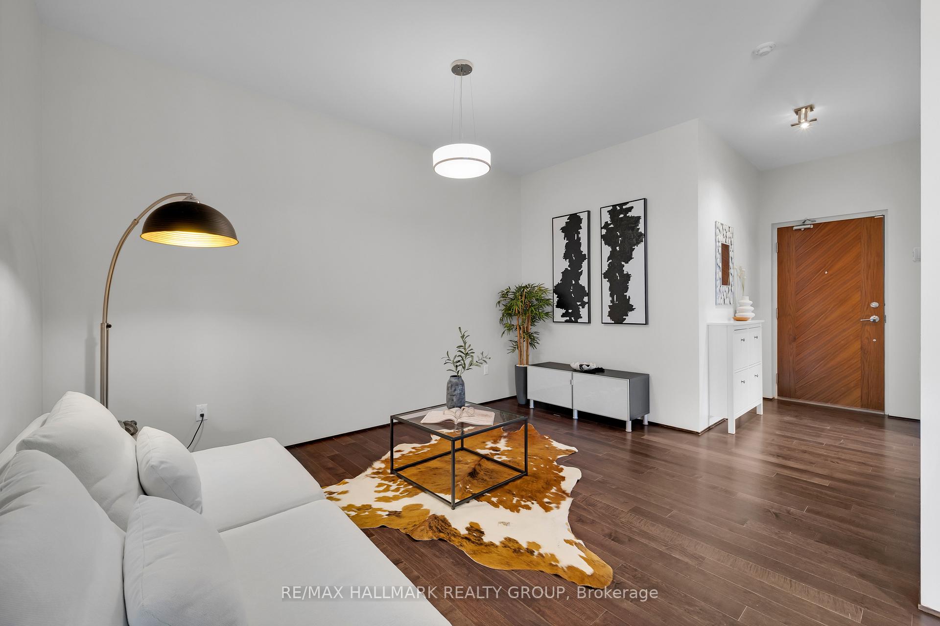 Photo 2 of Unit 201, 39 Vaughan Street, Ottawa, Lindenlea — HOMEH