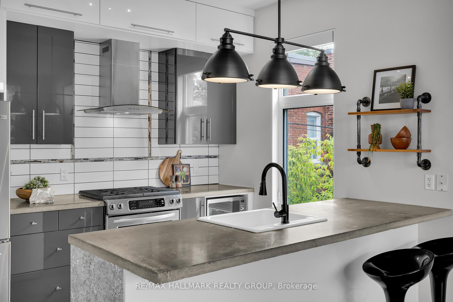Photo 20 of Unit 201, 39 Vaughan Street, Ottawa, Lindenlea — HOMEH
