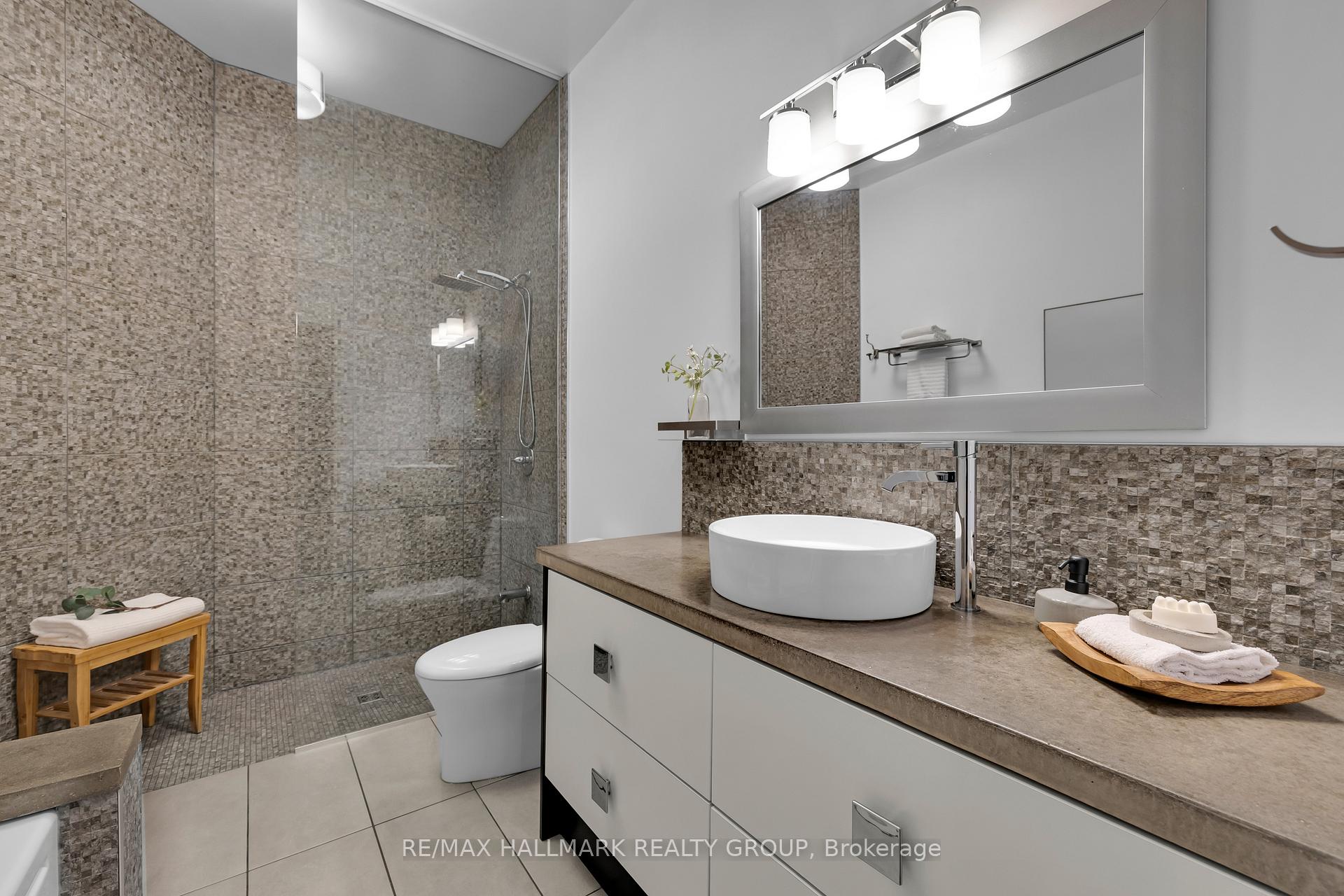 Photo 33 of Unit 201, 39 Vaughan Street, Ottawa, Lindenlea — HOMEH