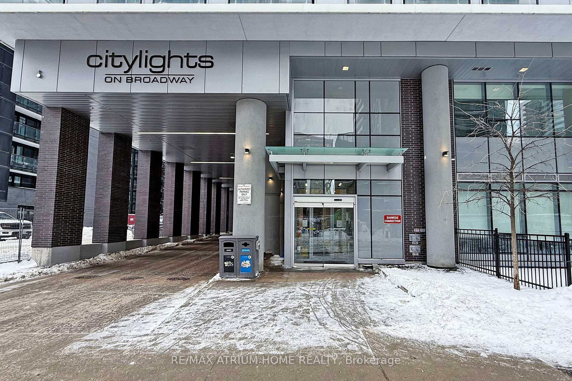 Photo 4 of Unit PH10, 99 Broadway Avenue, Toronto, Mount Pleasant West — HOMEH