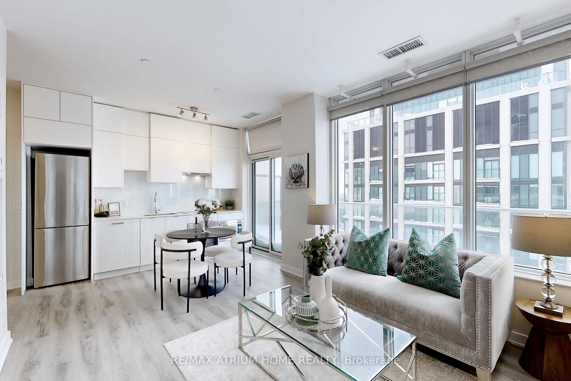 Photo 6 of Unit PH10, 99 Broadway Avenue, Toronto, Mount Pleasant West — HOMEH
