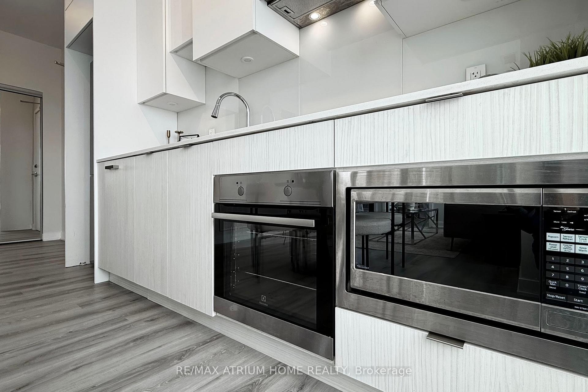 Photo 18 of Unit PH10, 99 Broadway Avenue, Toronto, Mount Pleasant West — HOMEH