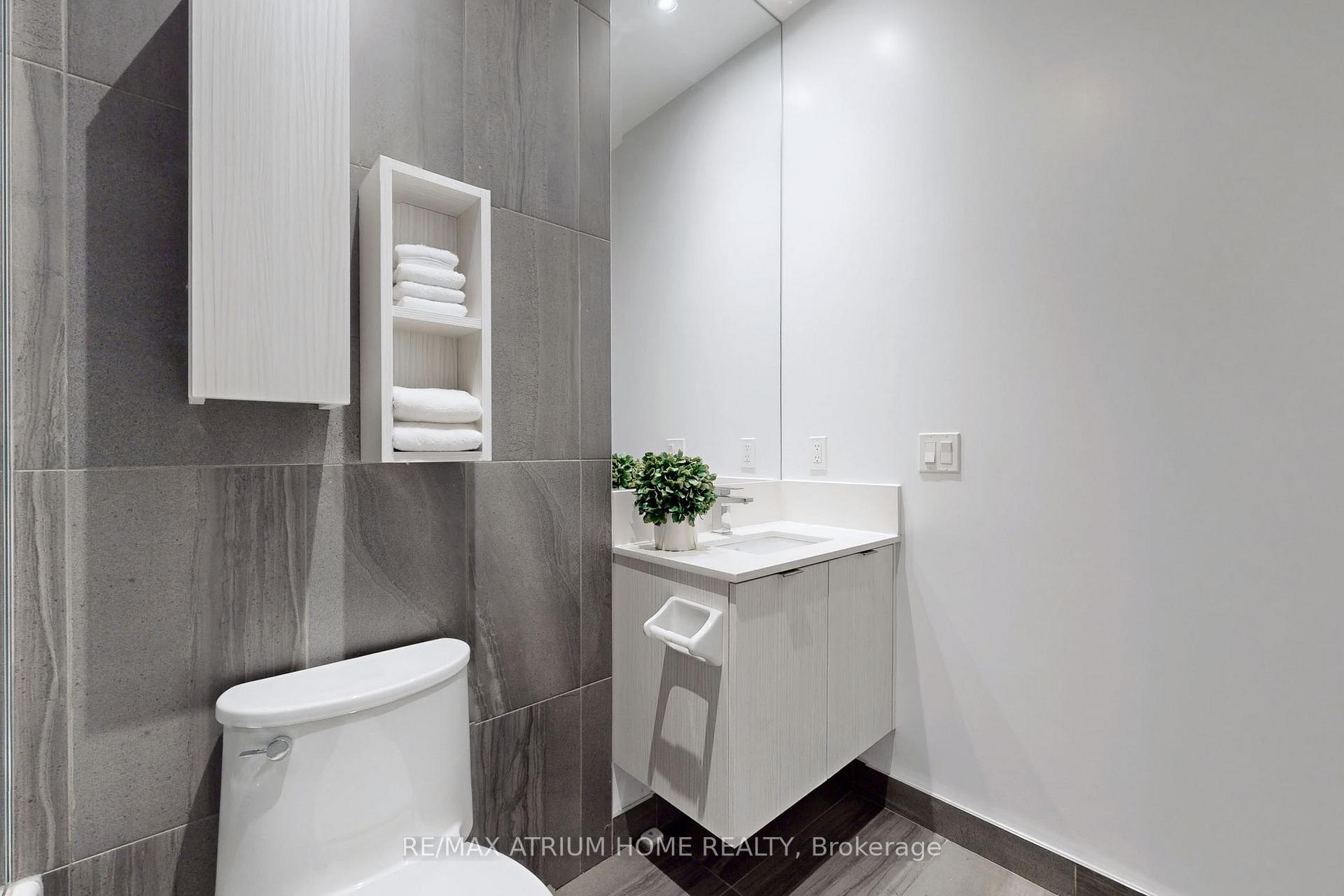 Photo 24 of Unit PH10, 99 Broadway Avenue, Toronto, Mount Pleasant West — HOMEH